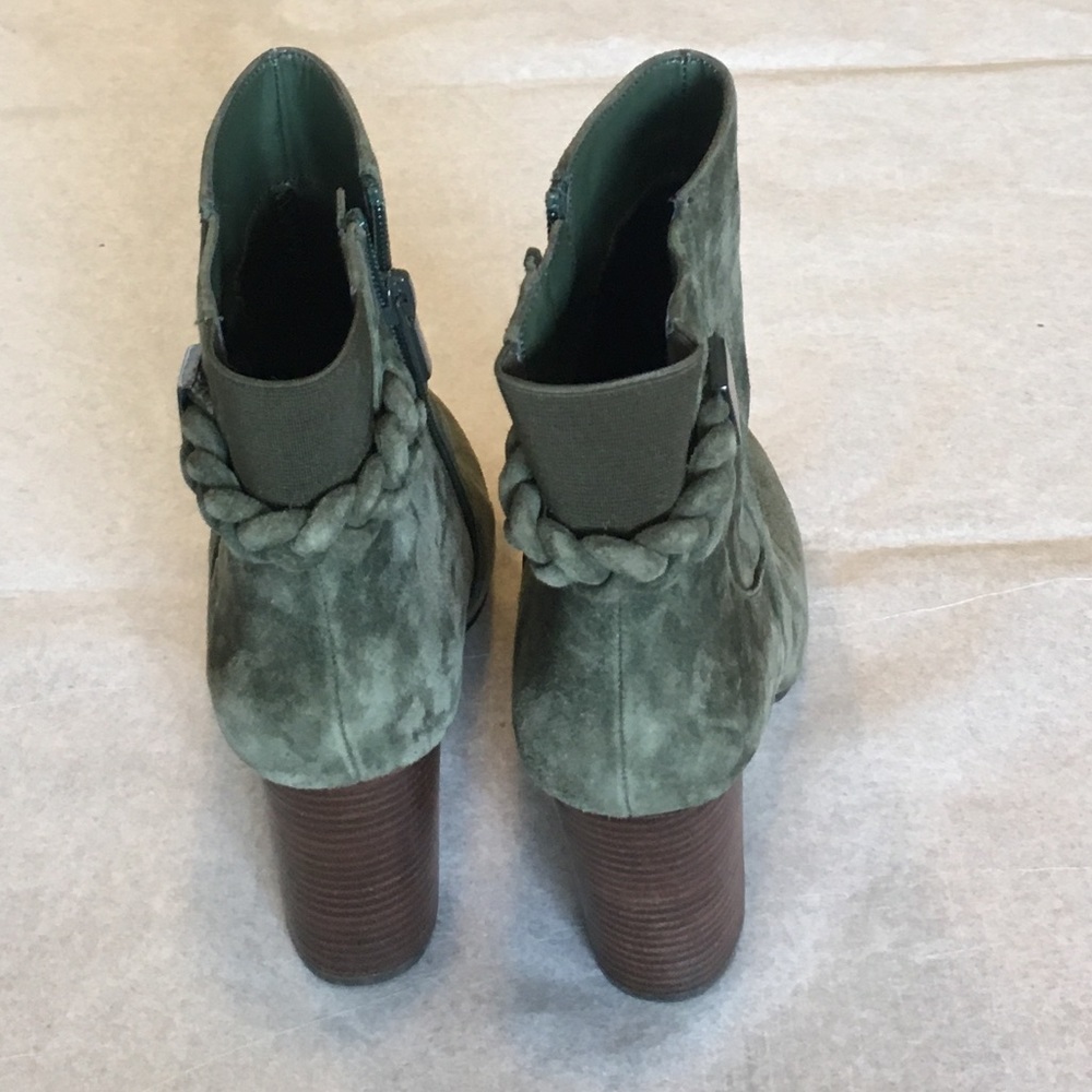 🏷️ SALE 🏷️ Saks Fifth Avenue Green Suede Boots - Picture 3 of 4
